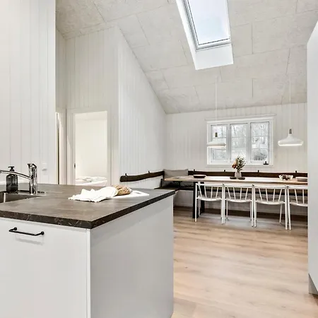 Holiday home Stunning In With Sauna Glesborg