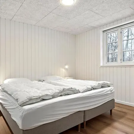 Holiday home Stunning In With Sauna Glesborg
